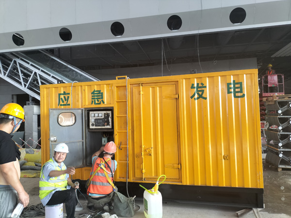 云城怎样判断空气滤清器是否需要更换？
